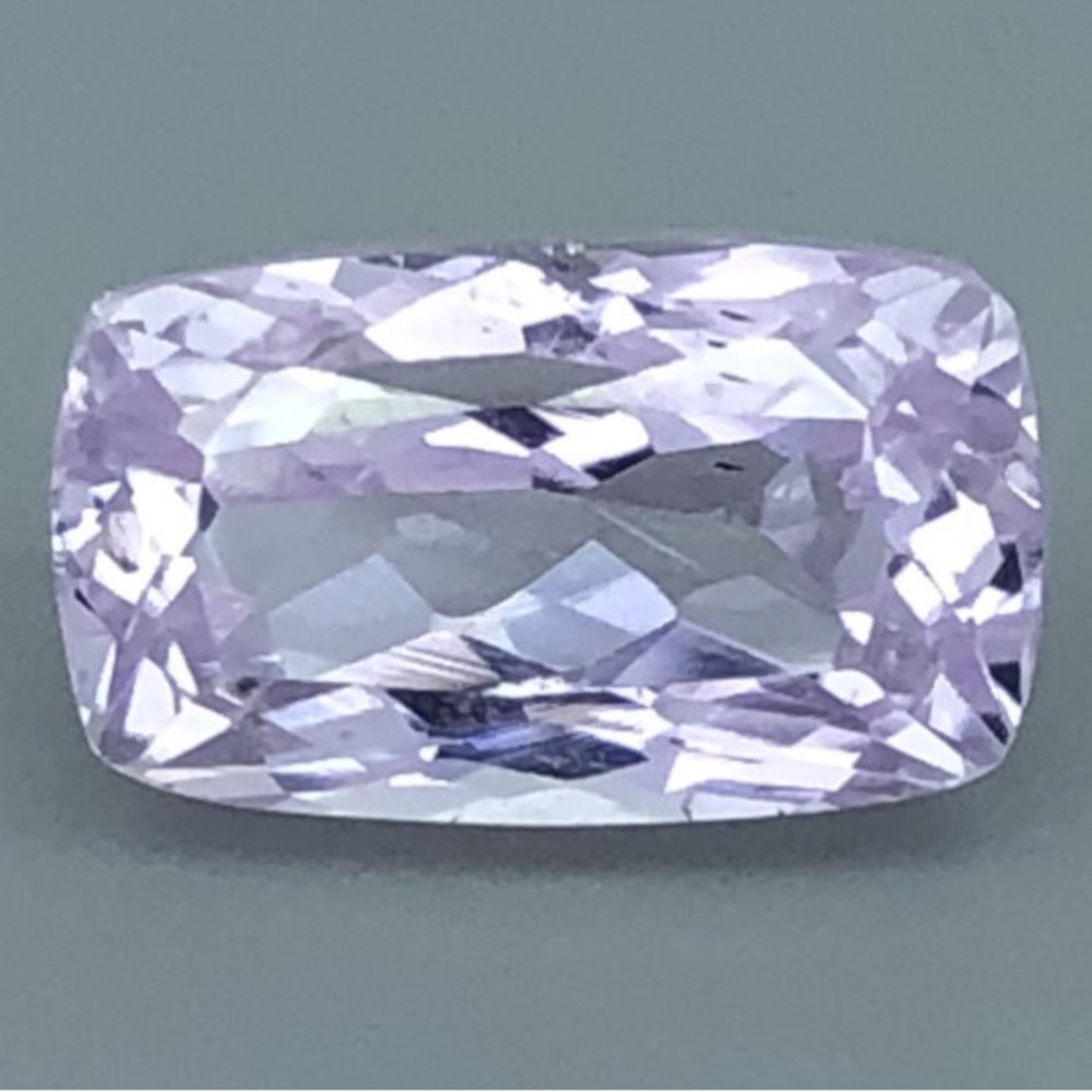 8.5 Carats Natural Kunzite Nice Cut Gemstone